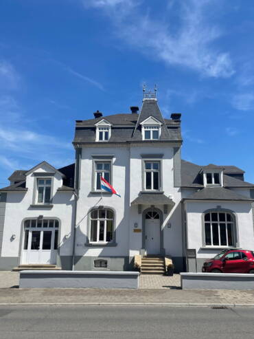 Home1-Outside Front 2